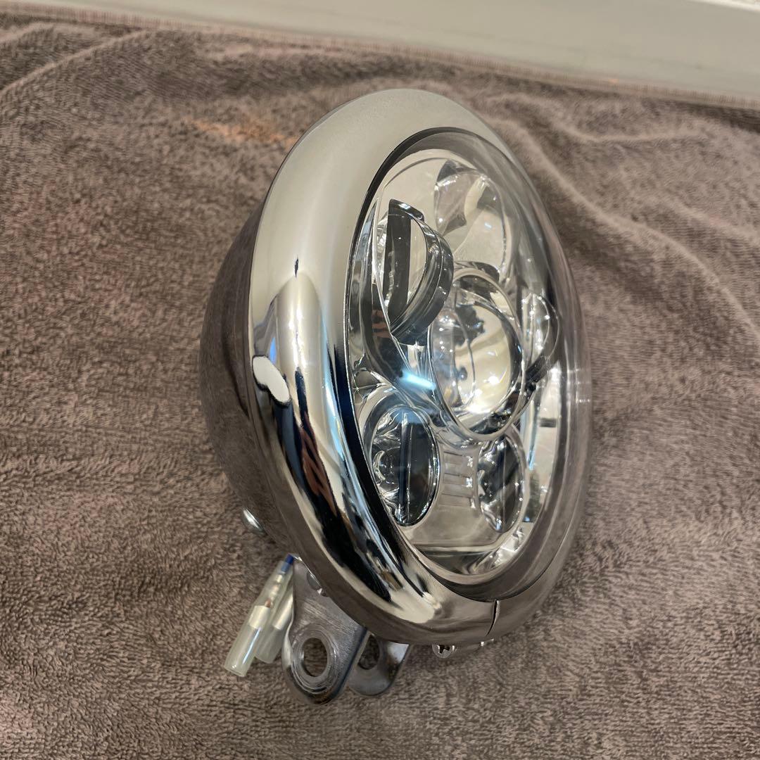 5.75インチ LEDヘッドライト シェル付き