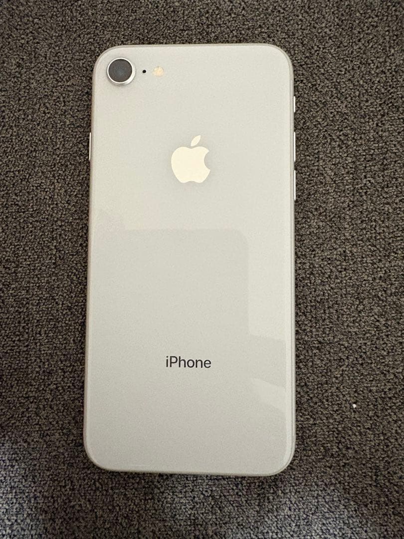 Apple iPhone 8 シルバー 本体 84% 初期化済 シムフリー