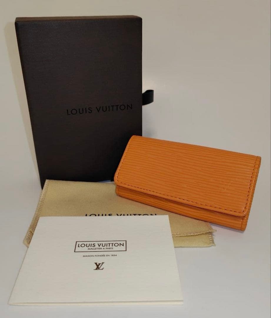 フ*人様 2ヶ月程使用したのみ　ルイヴィトンエピキーケース
