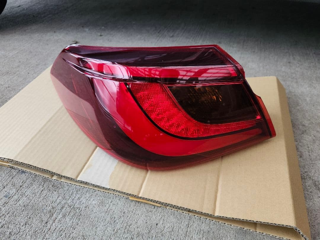 51フーガ後期 テールランプ