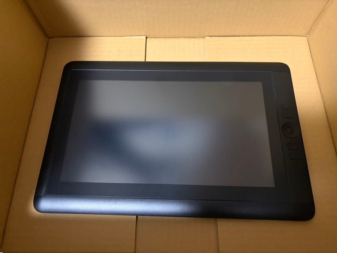 Wacom 液晶ペンタブレットCintiq 13HD