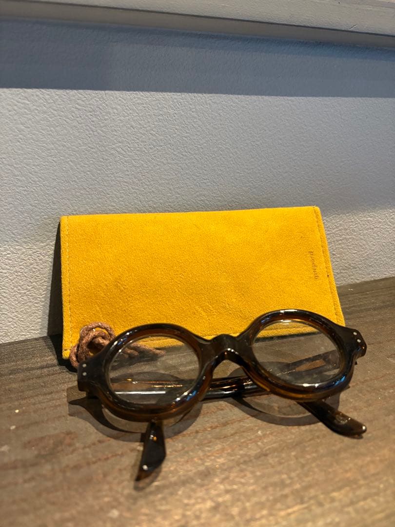 週末セール！guepard ギュパール　メガネケース付きサングラス