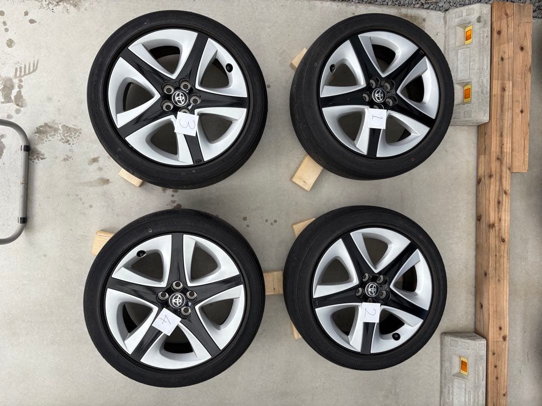 50プリウス 純正ホイール　17インチ