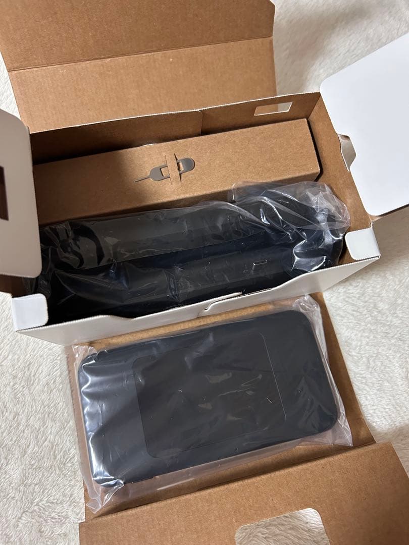 【未使用】UQ WiMAX Speed Wi-Fi DOCK 5G 01