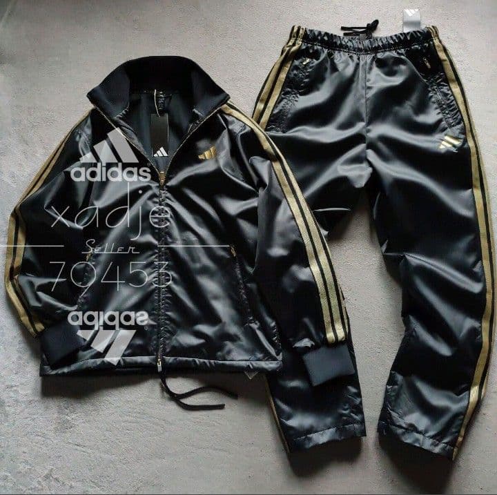 【新品 正規品】アディダス ウインドブレーカー上下セット 防風 防寒 （L）黒