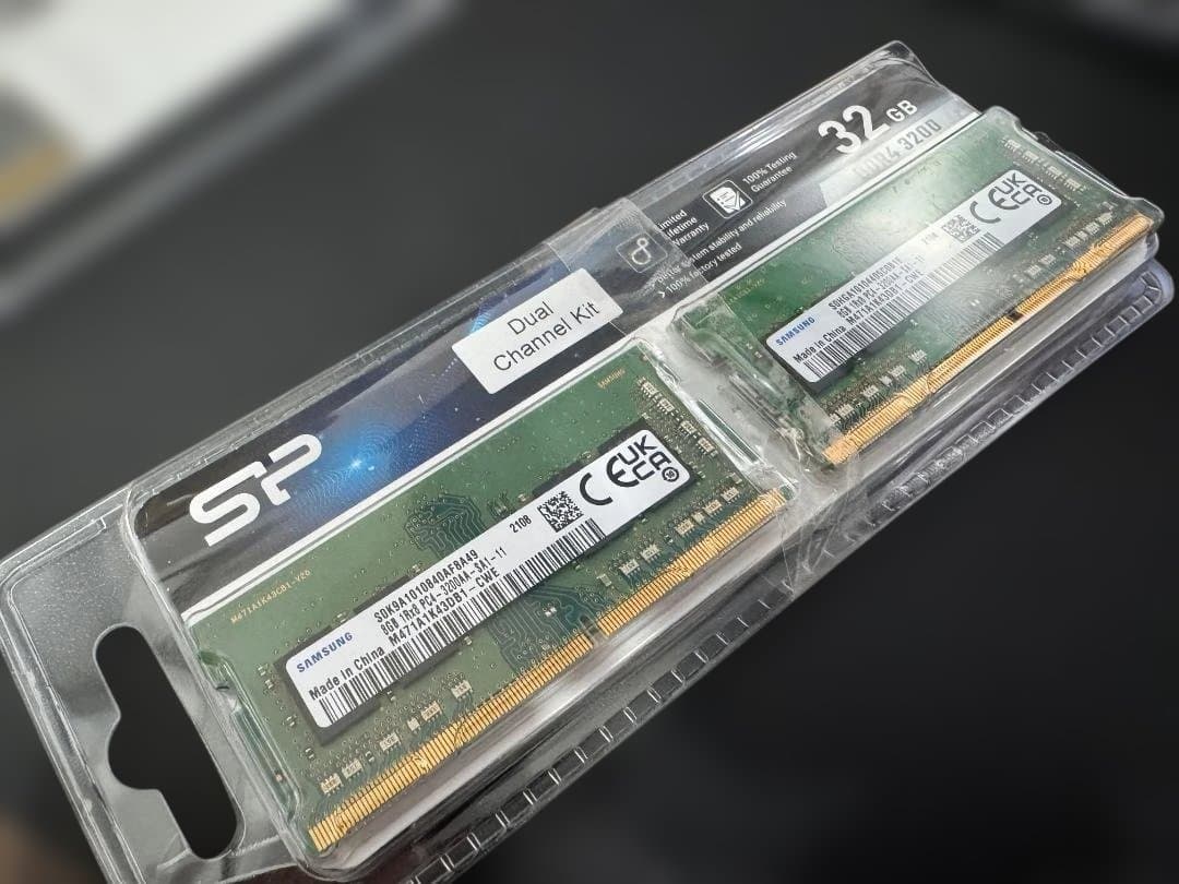 SAMSUNG製 DDR4 8GB×2枚セットです。
