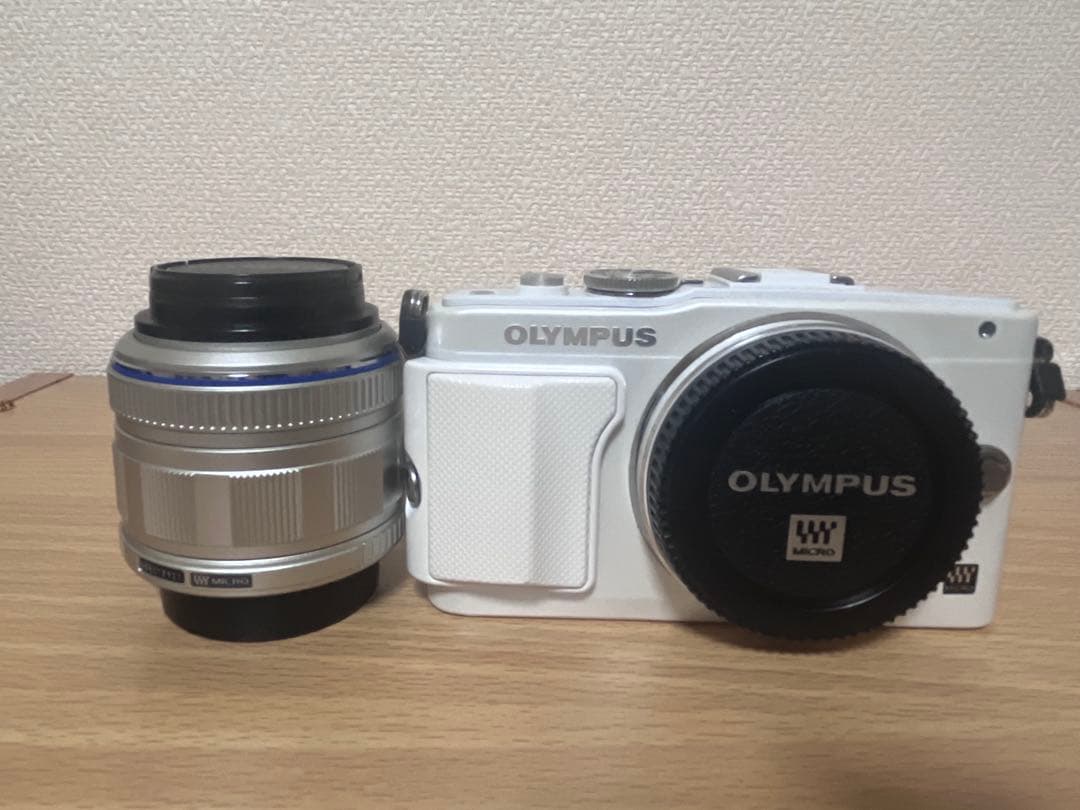 オリンパスOLYMPUS E-PL6 &レンズ(M.ZUIKO 14-42mm)