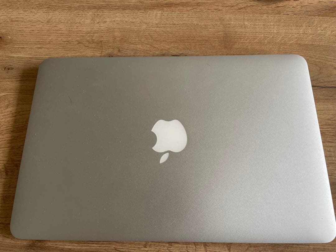 Apple MacBook Air 11インチ Mid 2011