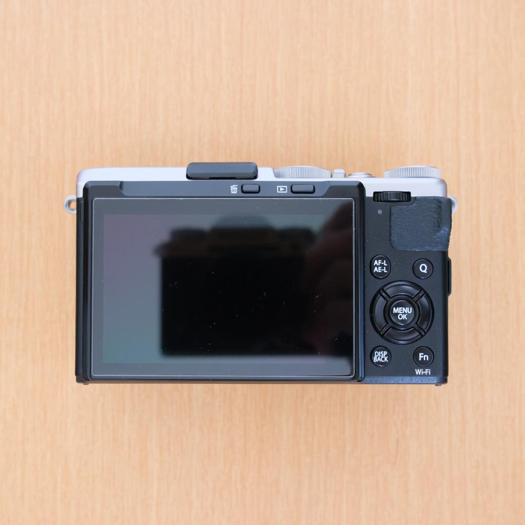【美品】FUJIFILM X70 コンパクトデジタルカメラ