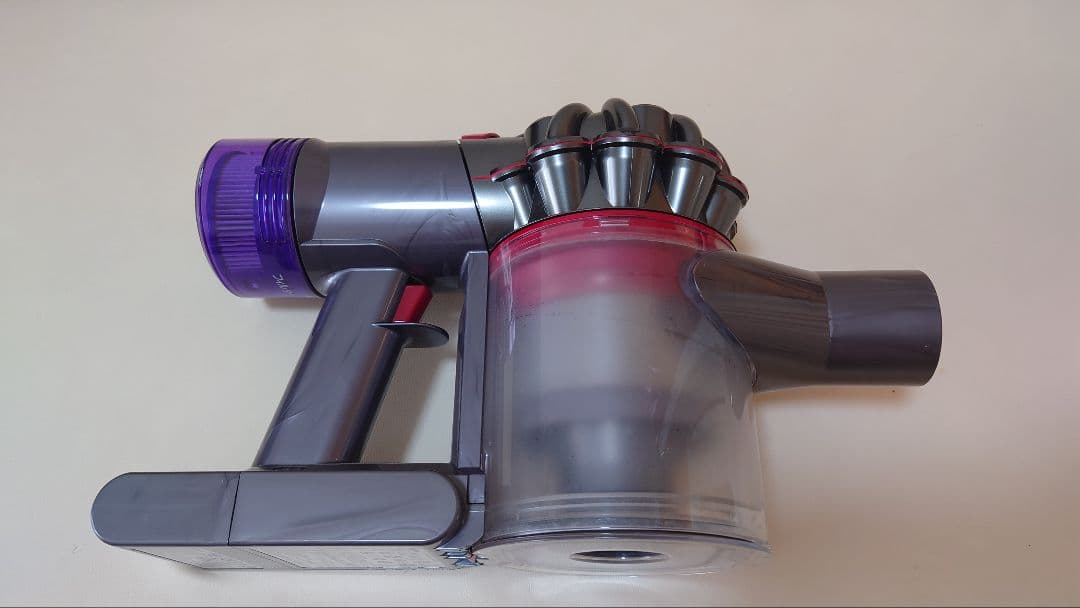 ど*な様 【純正スタンド付き】Dyson V8slim fluffy＋【掃除機】