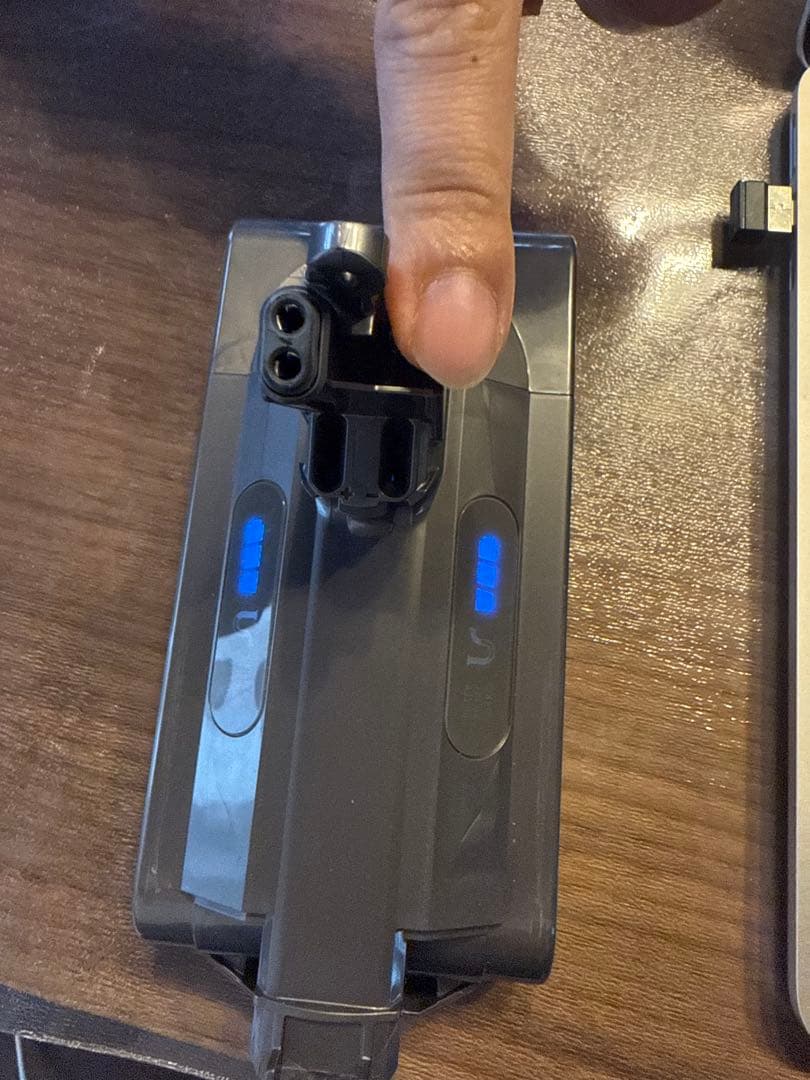 【極美品パーツ多数】ダイソン V10 SV12 故障品 ジャンク バッテリー良好