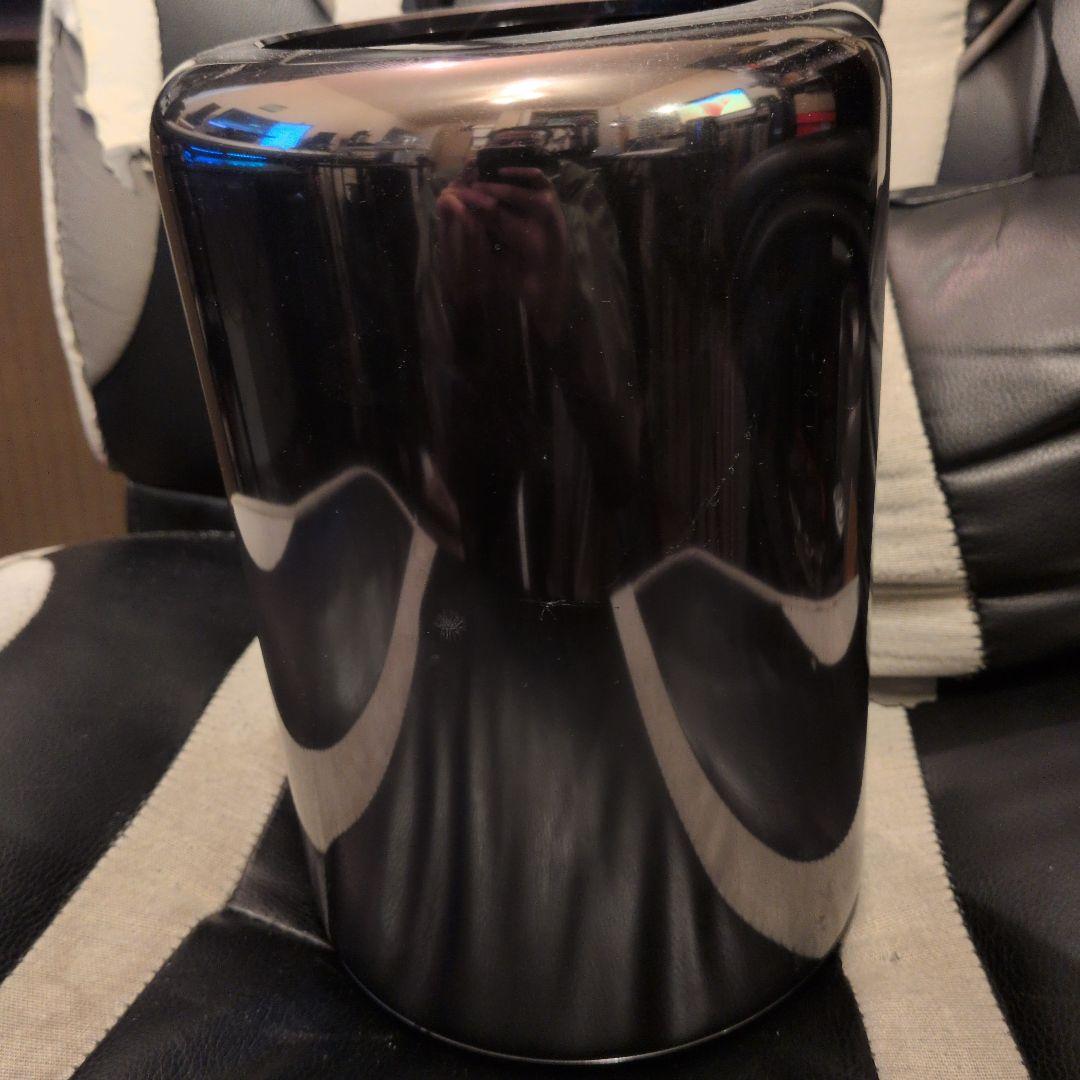 Apple Mac Pro (Late 2013) 本体②