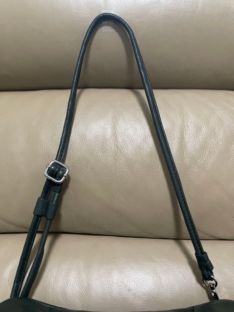 美品マリメッコ　pixie ボディバック　レザー