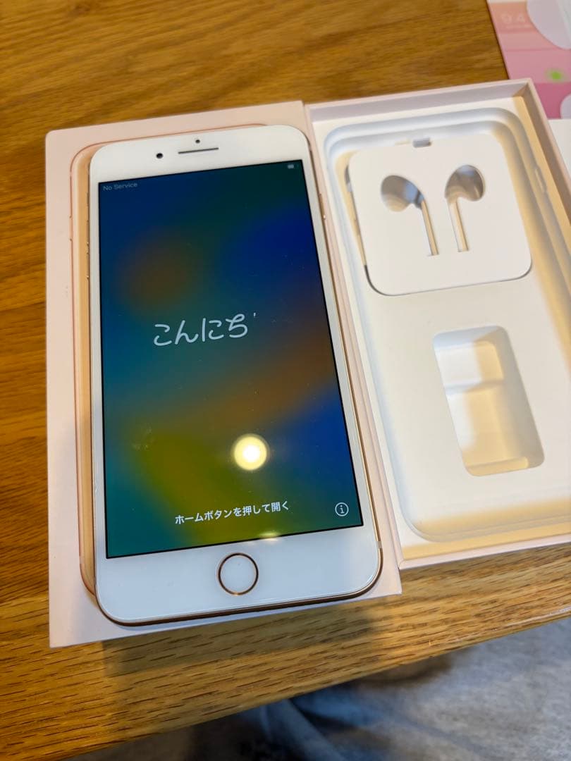 Apple iPhone 8Plus 美品SIMフリー　シャンパンゴールド