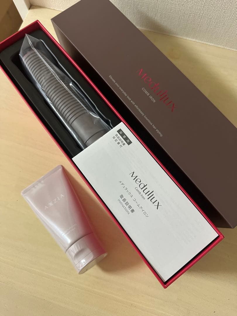 【新品未使用】AXXZIA コームアイロン(ヘアミルク付き）