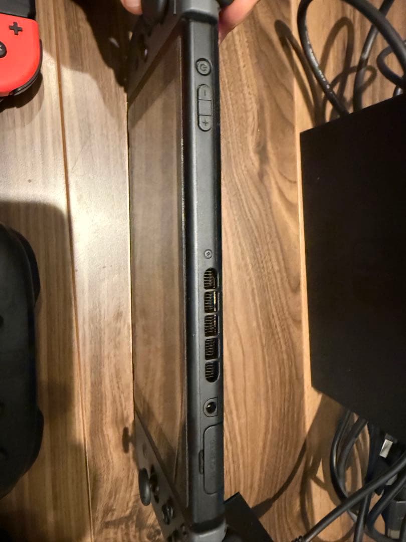 Nintendo Switch 本体＋プロコン＋ソフト2本＋充電器