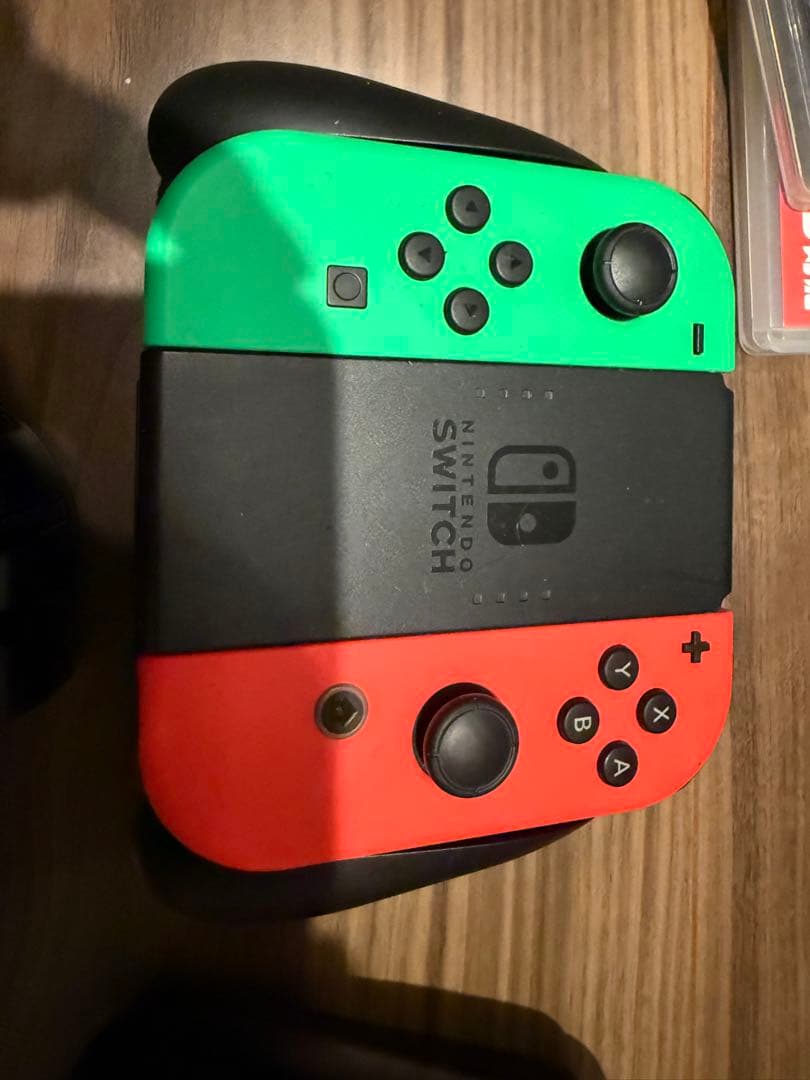 Nintendo Switch 本体＋プロコン＋ソフト2本＋充電器