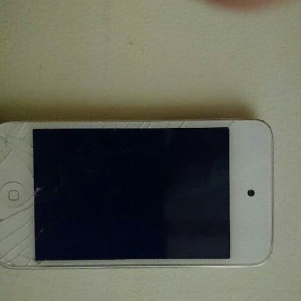 バキバキのiPod 4世代