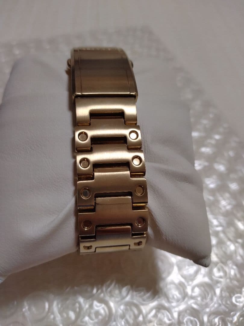 （64）【未使用に近い、極美品】G-SHOCK　GMW-B5000 ゴールド