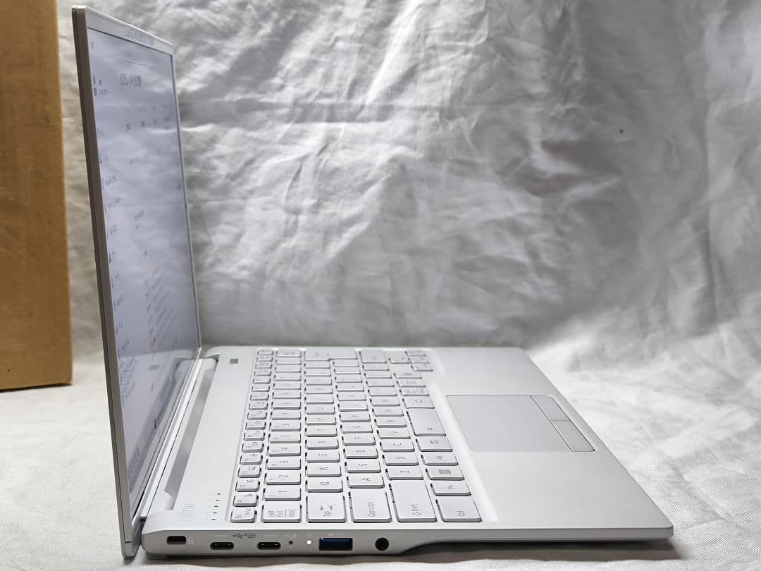 富士通 LIFEBOOK UH09/J3（UH-X） Core Ultra 7