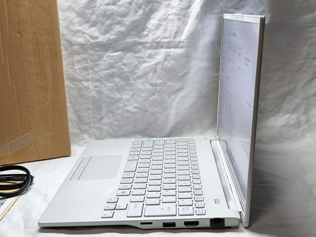 富士通 LIFEBOOK UH09/J3（UH-X） Core Ultra 7