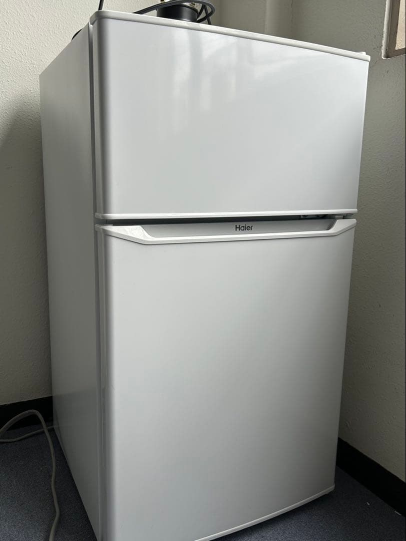 【超美品】ノンフロン冷凍冷蔵庫　ハイアール　2023年　引き取り限定【大阪府】