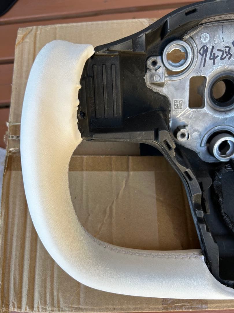 テスラ モデル3 Y 用　ヨークハンドル本体のみ　ホワイト