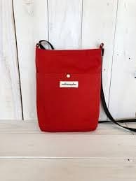 赤いシンプルトートバッグ