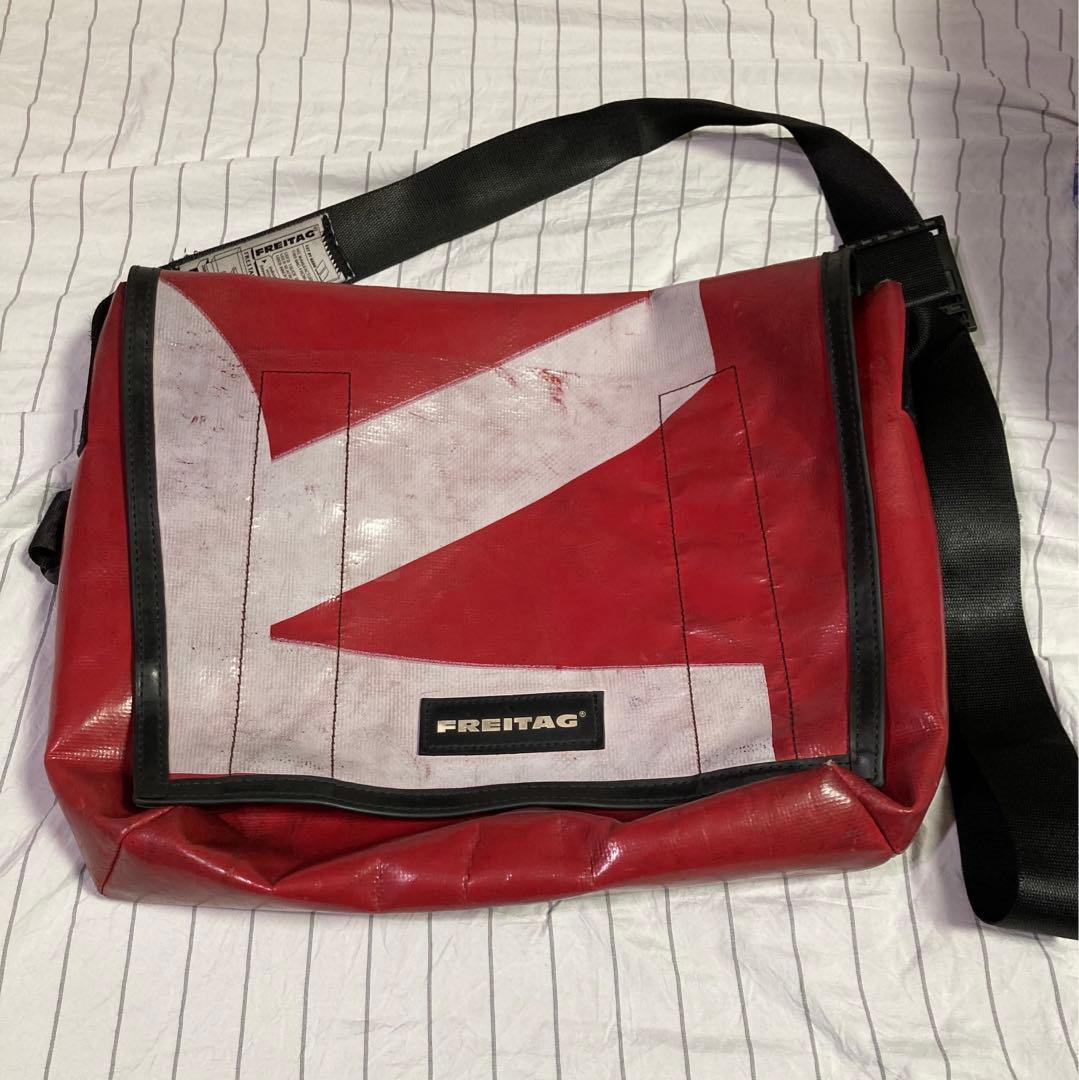 FREITAG DEXTER ? メッセンジャーバッグ 赤白　フライターグ
