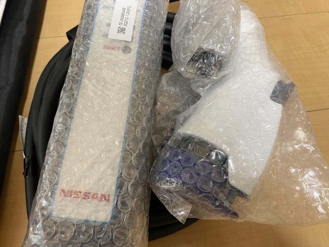 【最新型番】【新品、未使用品】日産リーフ純正充電ケーブル　6WX0A （09）