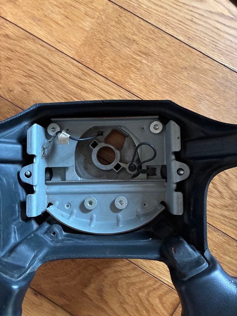 リ*ー様 VOLVO ボルボ　ウッド・レザーコンビハンドル