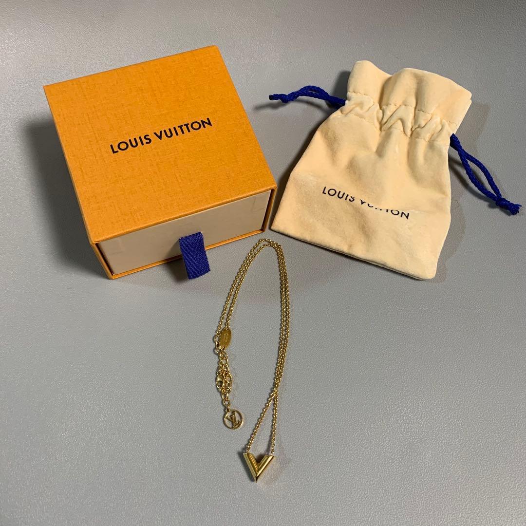 LOUIS VUITTON ゴールド V字型ネックレス