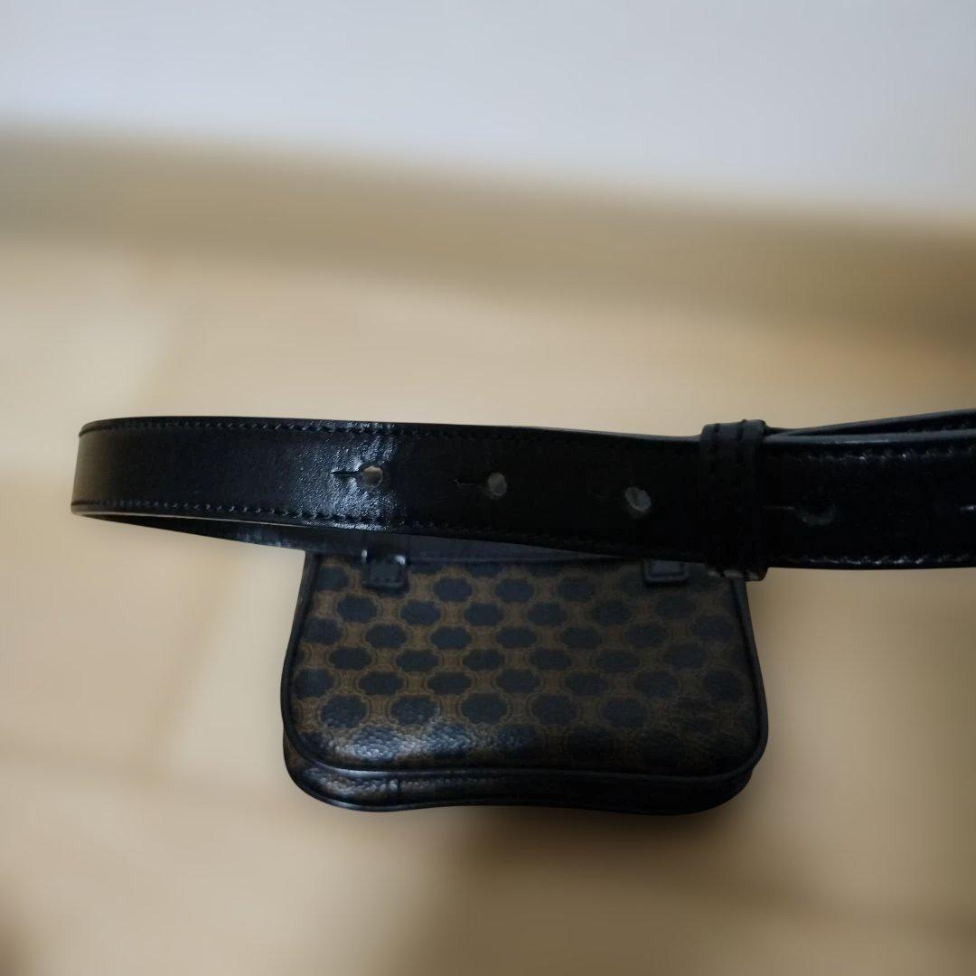 CELINEブラックドットパターンボディウエストバッグ