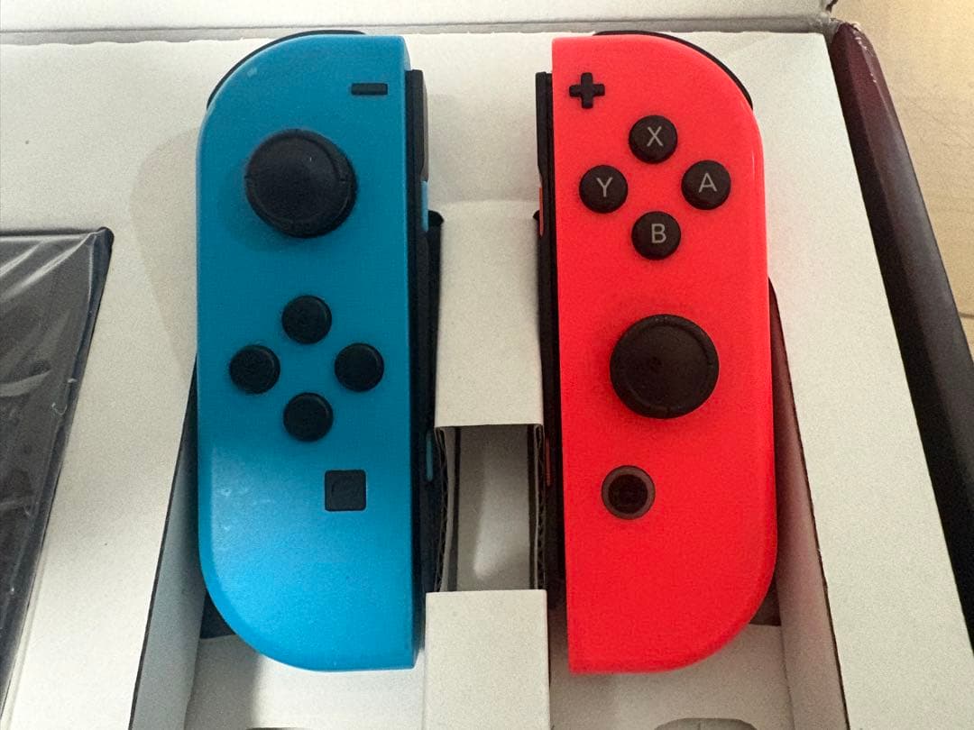 Nintendo Switch 本体 赤/青 Joy-Con付き