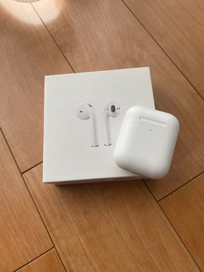 ヘッドホン Apple AirPods MV7N2J/A