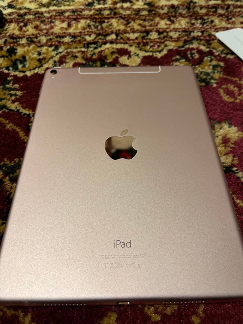 【再出品】ipad pro9.7　wifi＆cellular＋付属品