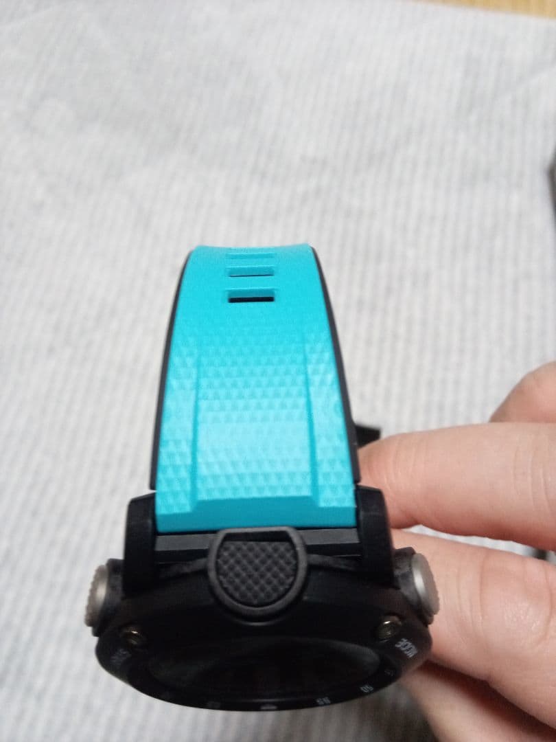 G-SHOCK GA-2000-1A2カーボンコアガード構造 ブルー海外モデル