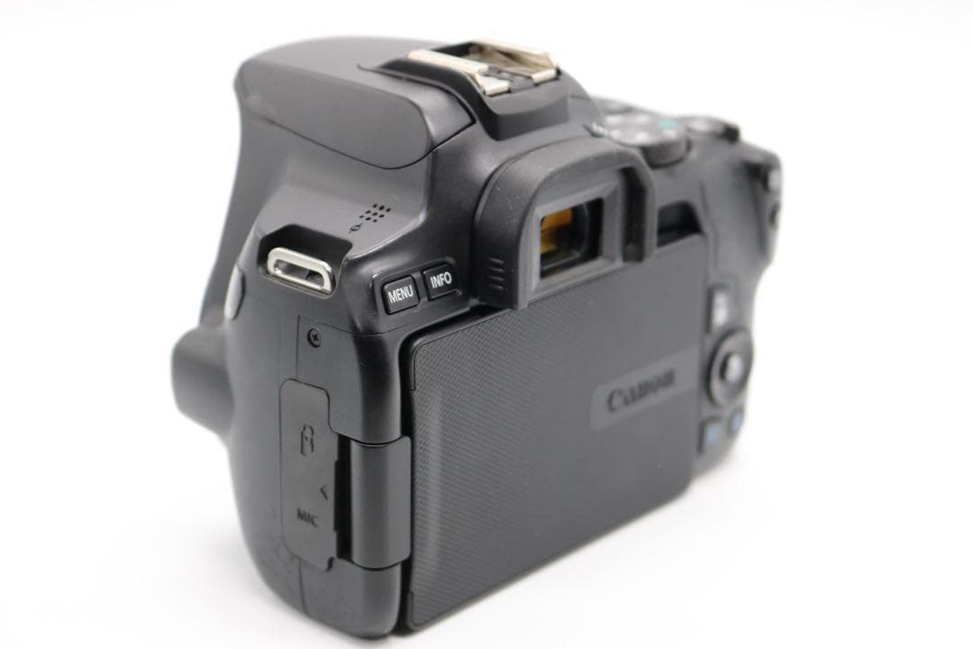 美品ですが少し訳あり 【Canon EOS Kiss X10 ダブルレンズ】