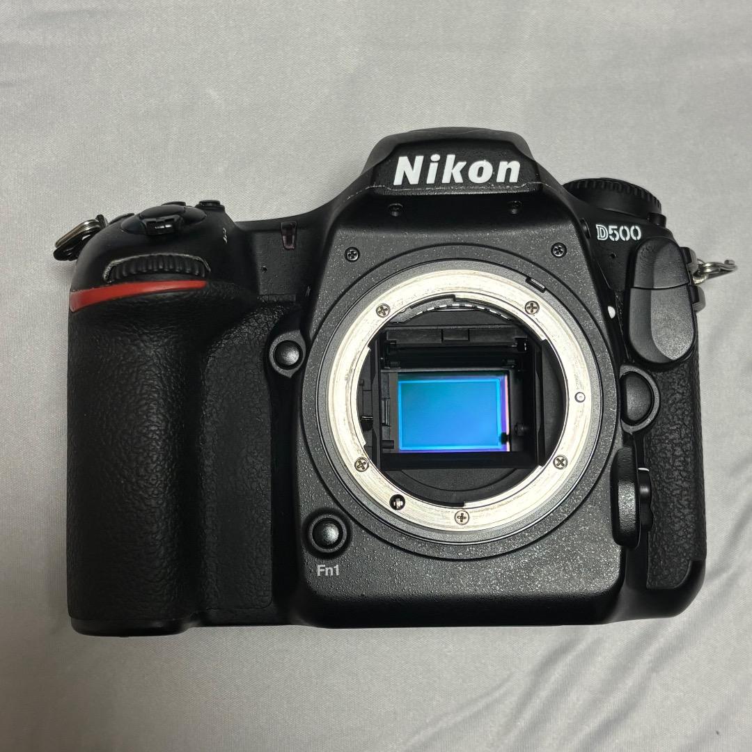 Nikon D500 + MB-D17 （バッテリー２個）