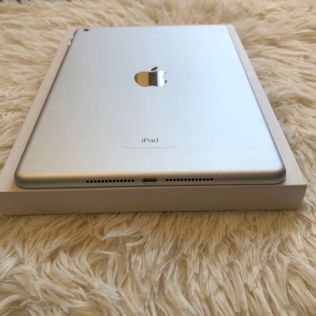 【完動品】iPad 第6世代 32GB Wi-Fi 【付属品】【すぐ発送】