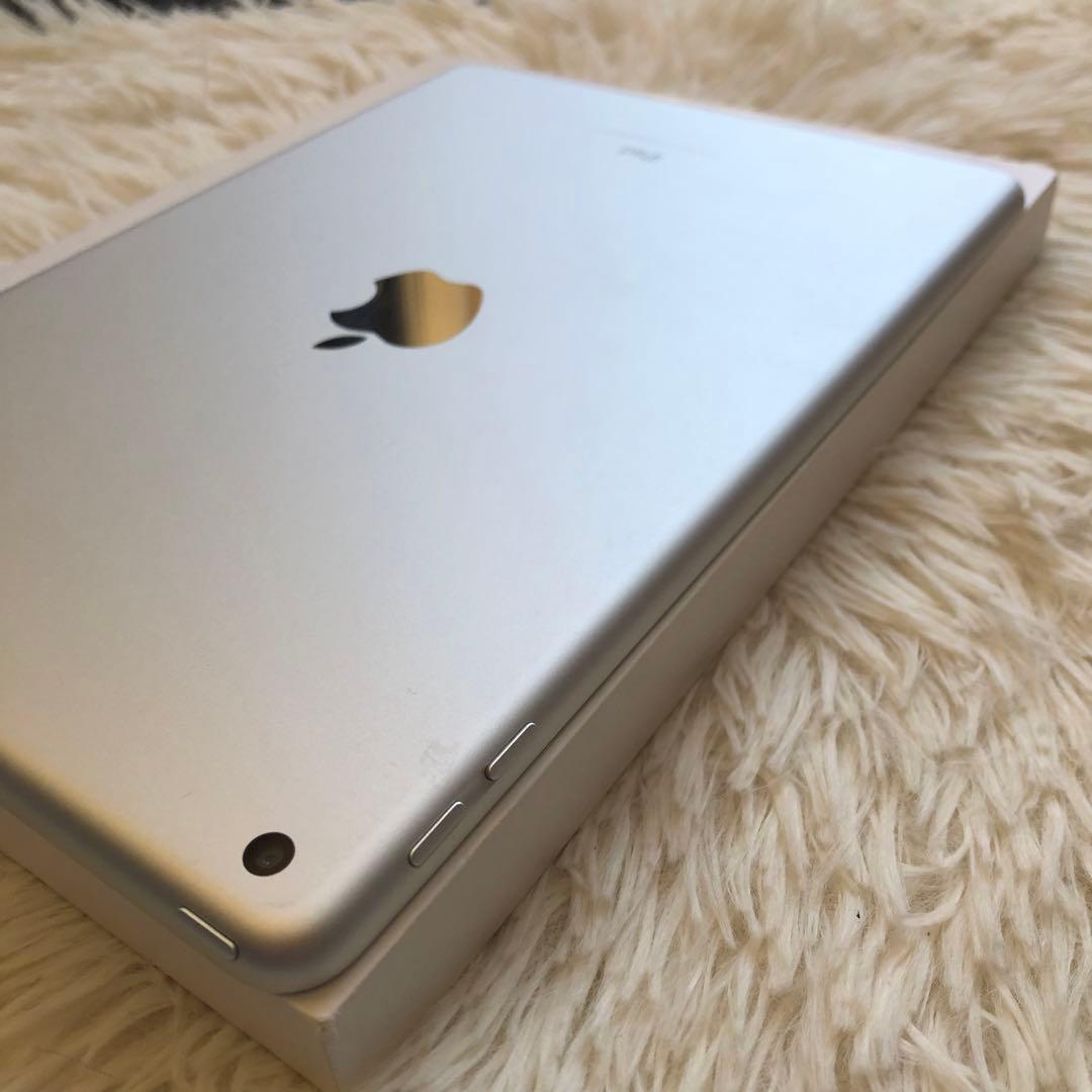 【完動品】iPad 第6世代 32GB Wi-Fi 【付属品】【すぐ発送】