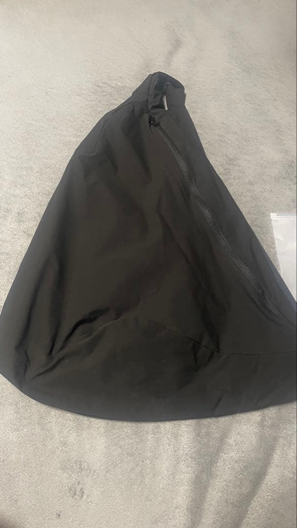 ryaw ブラック メッセンジャーバッグ