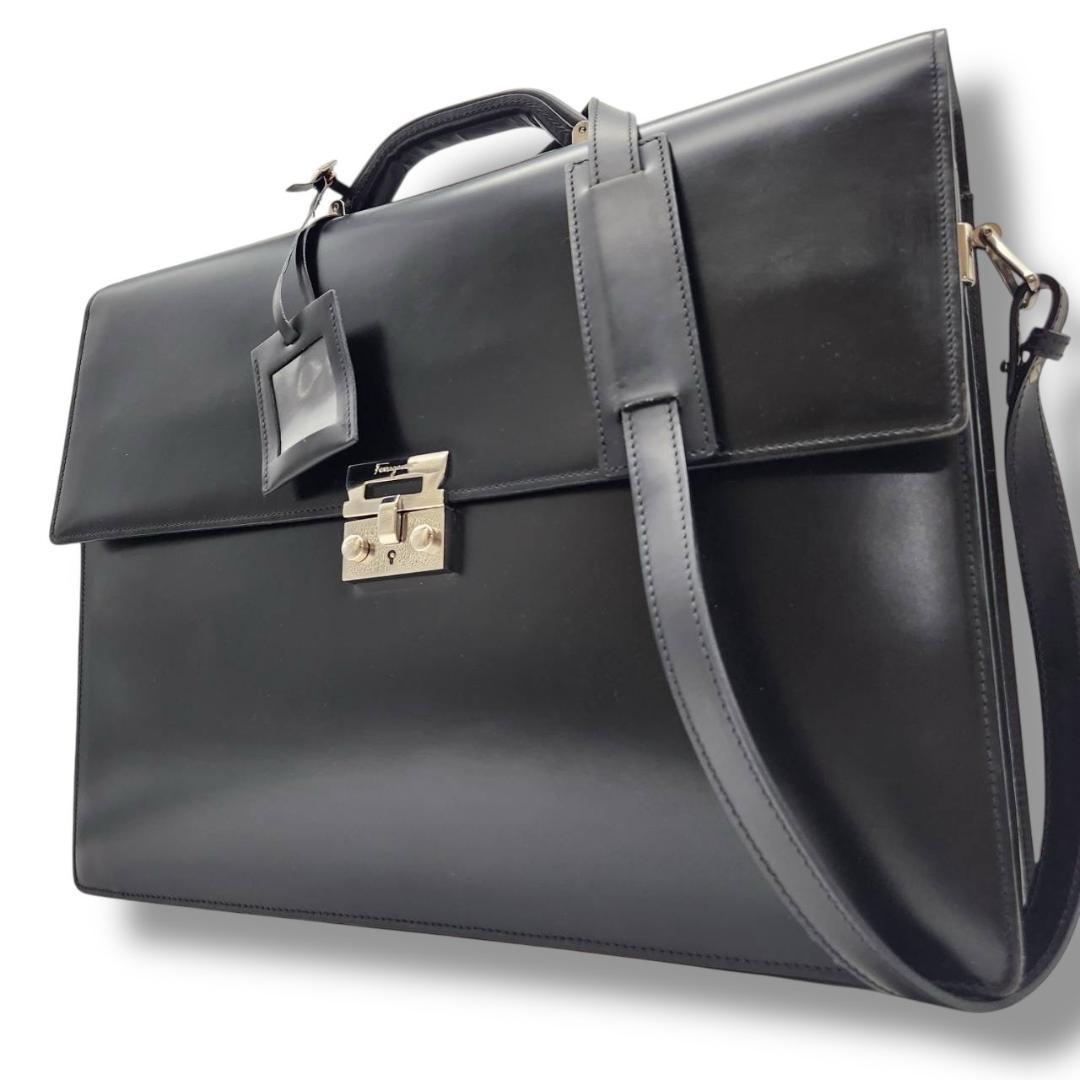 フェラガモ ブリーフケース 2WAY ビジネスバッグ メンズ ショルダー 美品