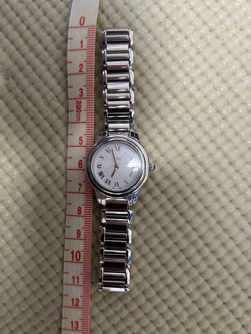 FENDI シルバー腕時計 ホワイト文字盤　本品のみ