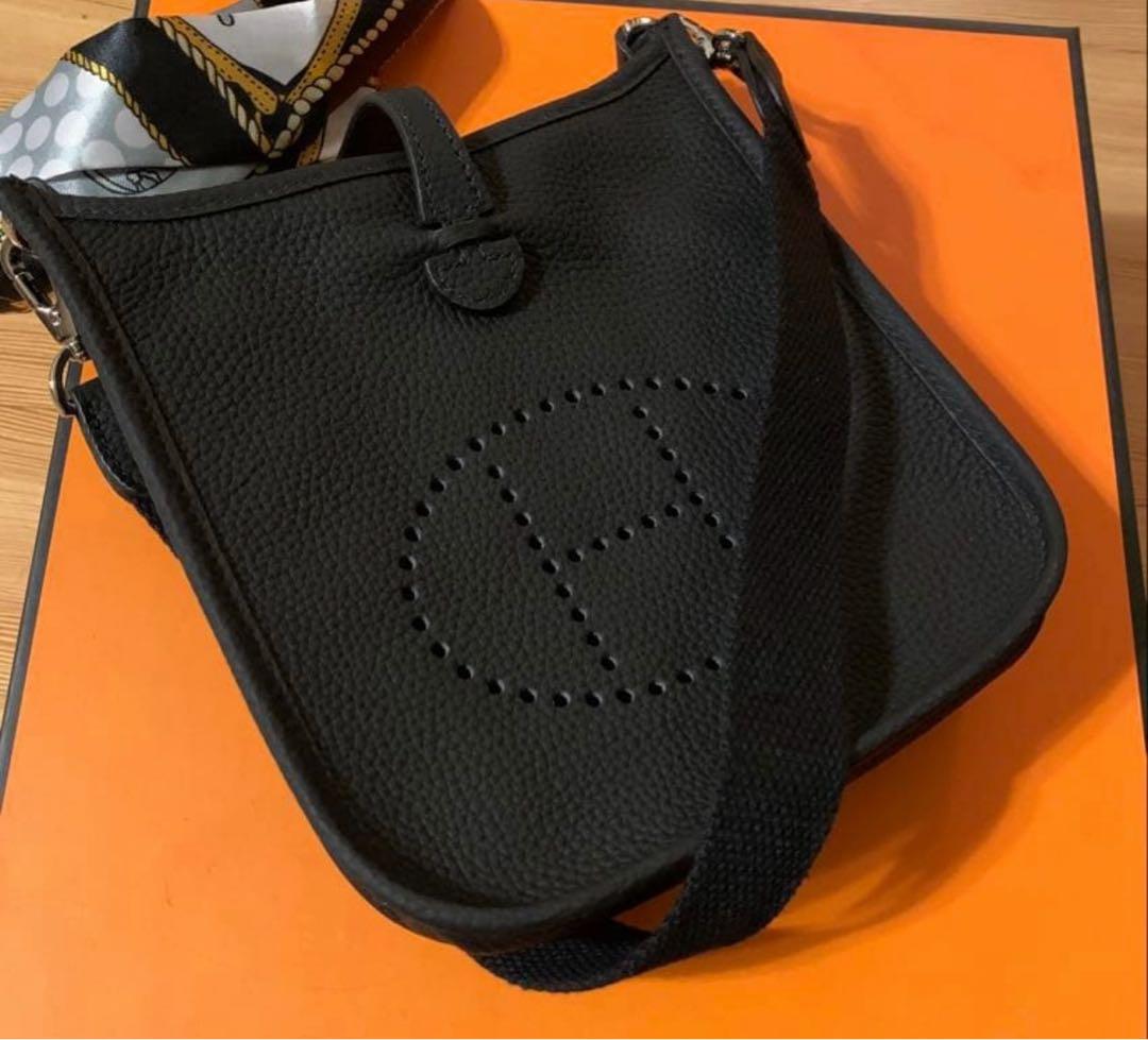 新品未使用 ショルダーバッグ Hパンチング ブラック 高級革