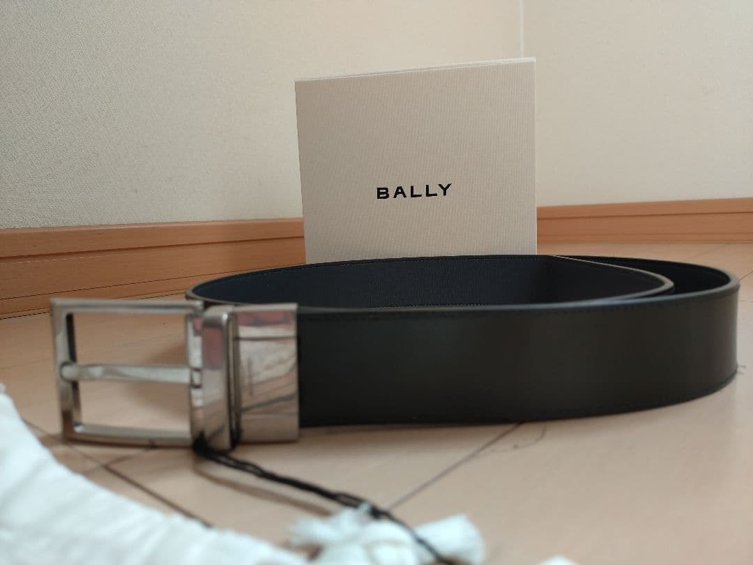 BALLY リバーシブルベルト　ブラック/ネイビー