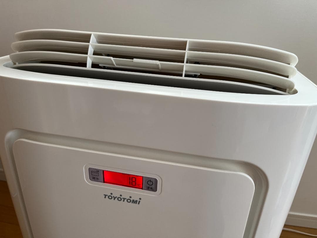 トヨトミ スポット冷暖エアコン　TAD−22KW 【20年製】