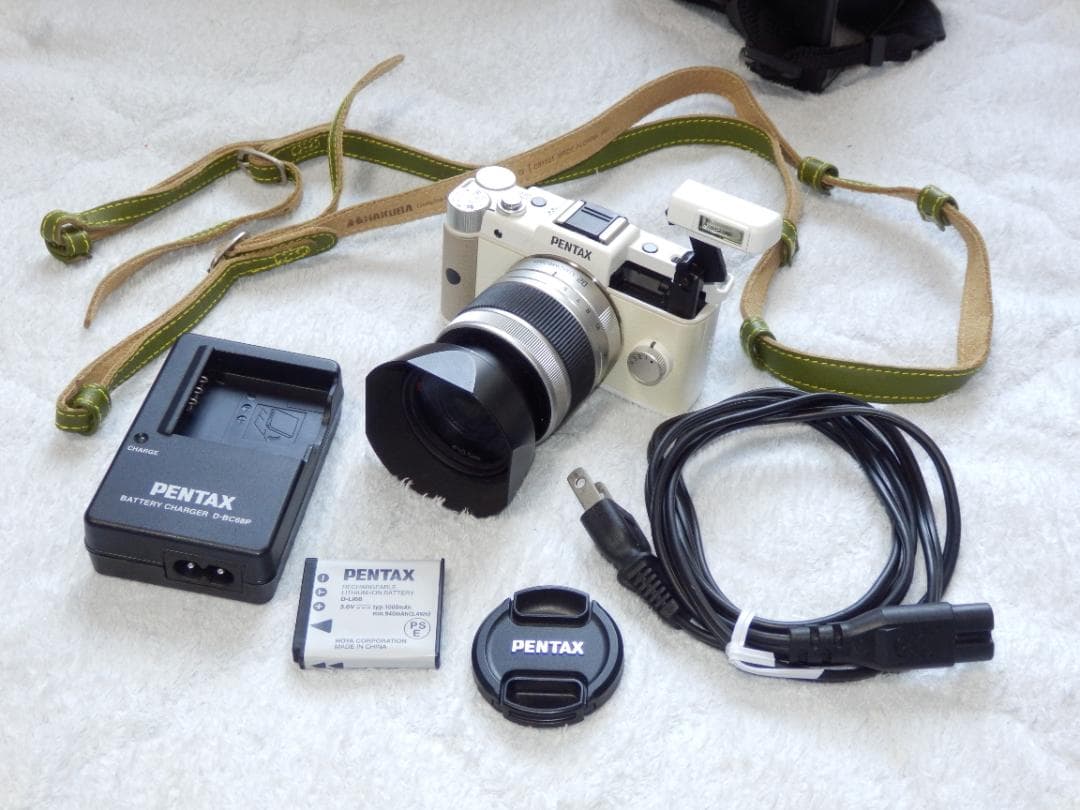 ⭕️ショット数５７６回★新品級★PENTAX Q レンズキット★白色★デジカメ