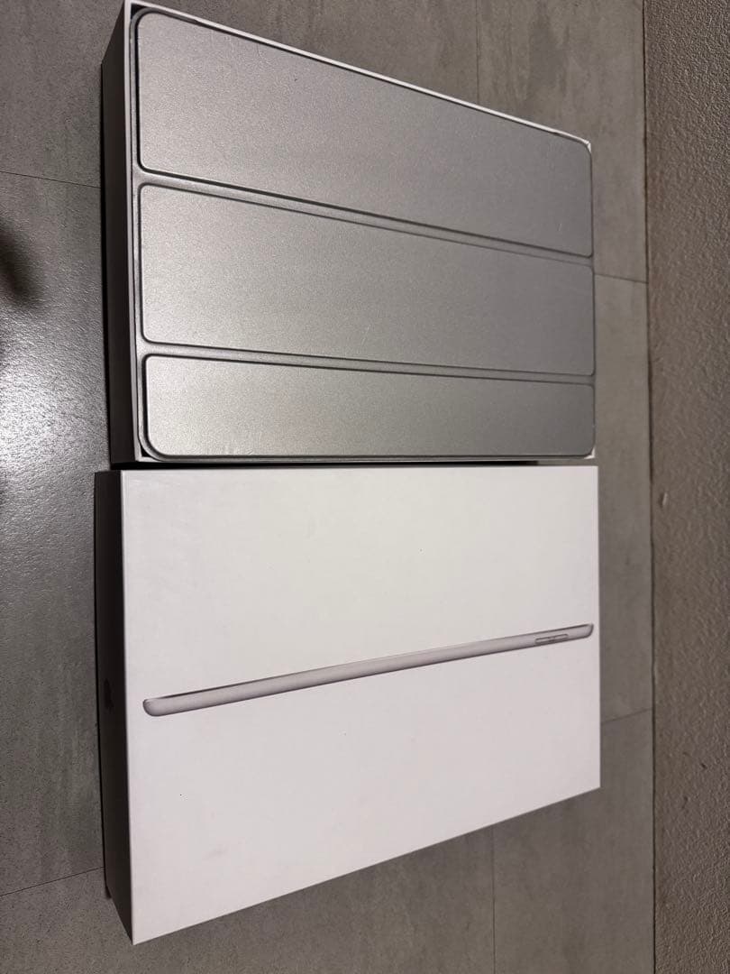 ipad8世代 32GB おまけ付き シルバー 10.2インチ