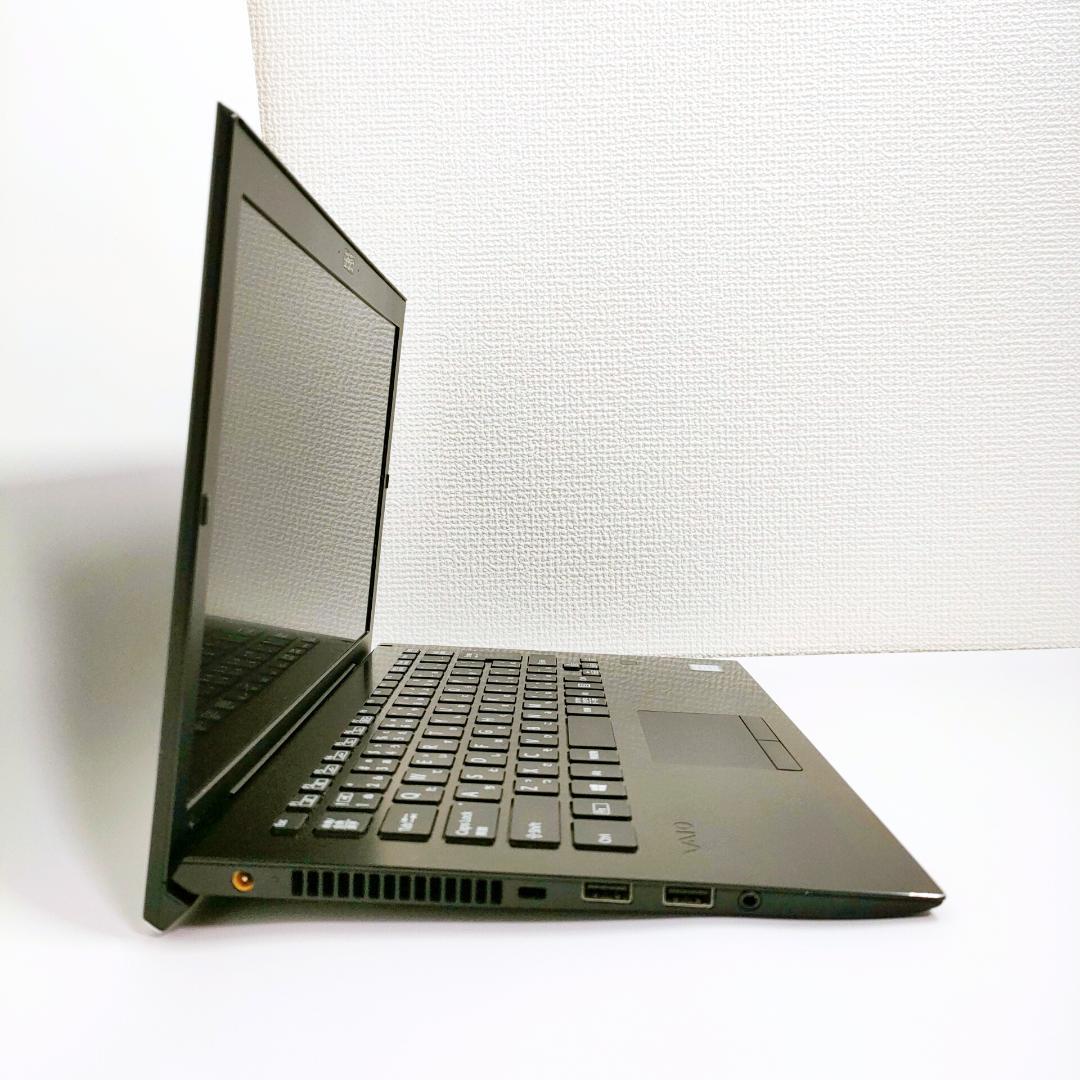 Windows11✨️SSD/第8世代i5/カメラ付き小型ノートパソコン/バイオ